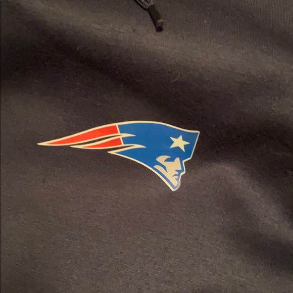 New England Patriots Winter Hooded Jacket - Picture 3 of 4